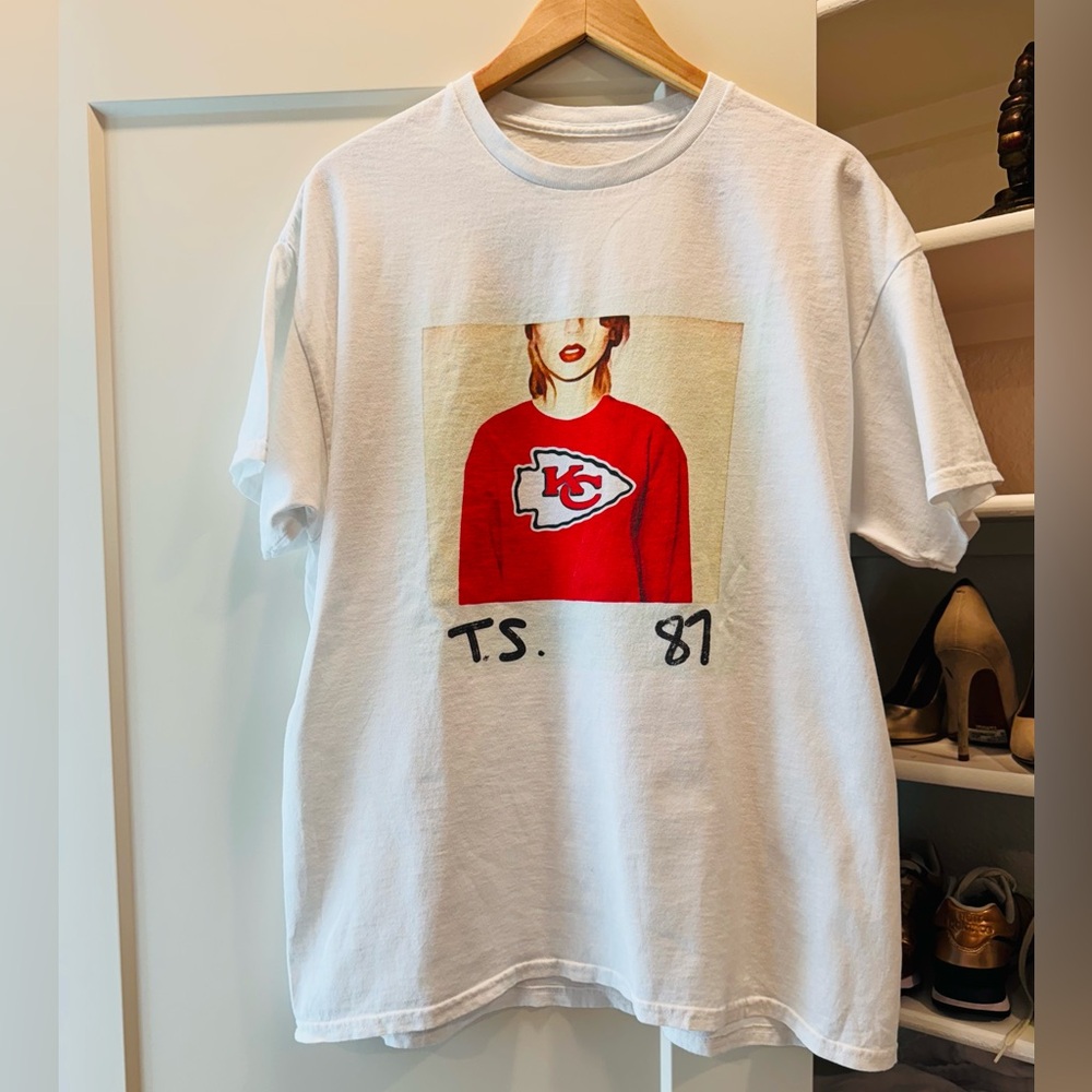 Taylor Swift Kansas City Chiefs Kelce Travis 87 Tee Shirt